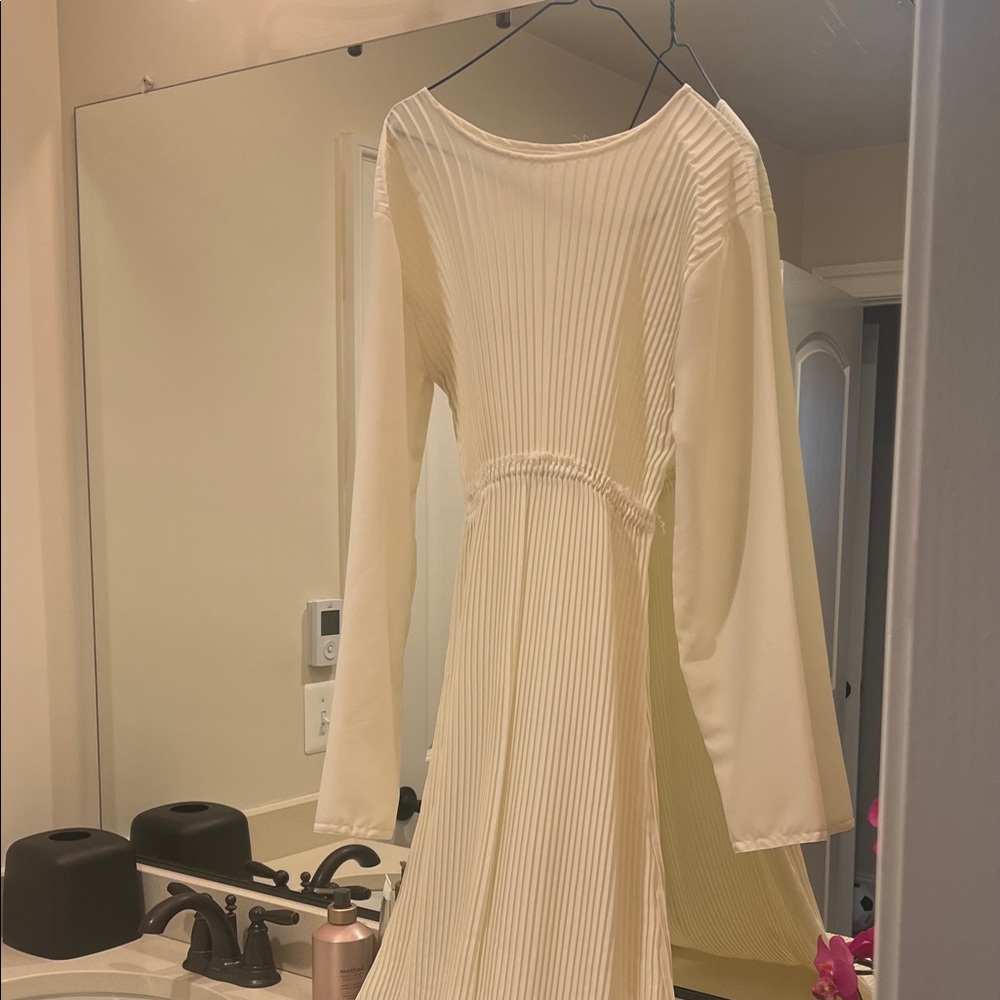 Elegant Cream Pleated Dress